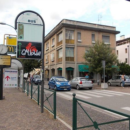 Big Brother Bed & Rooms Treviso Exterior foto