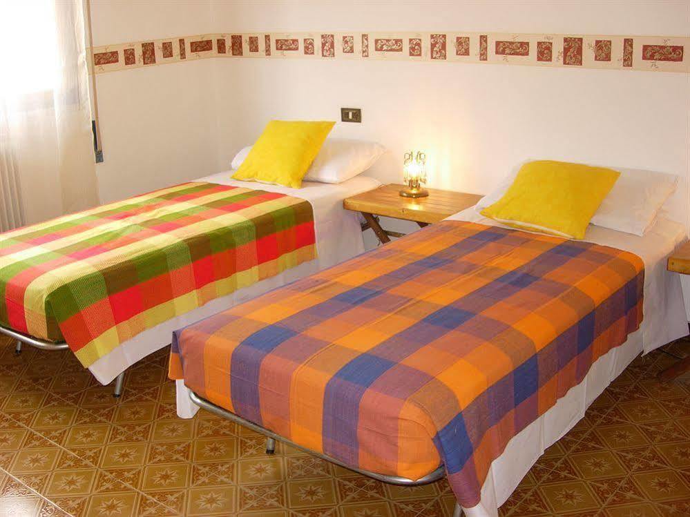 Big Brother Bed & Rooms Treviso Exterior foto