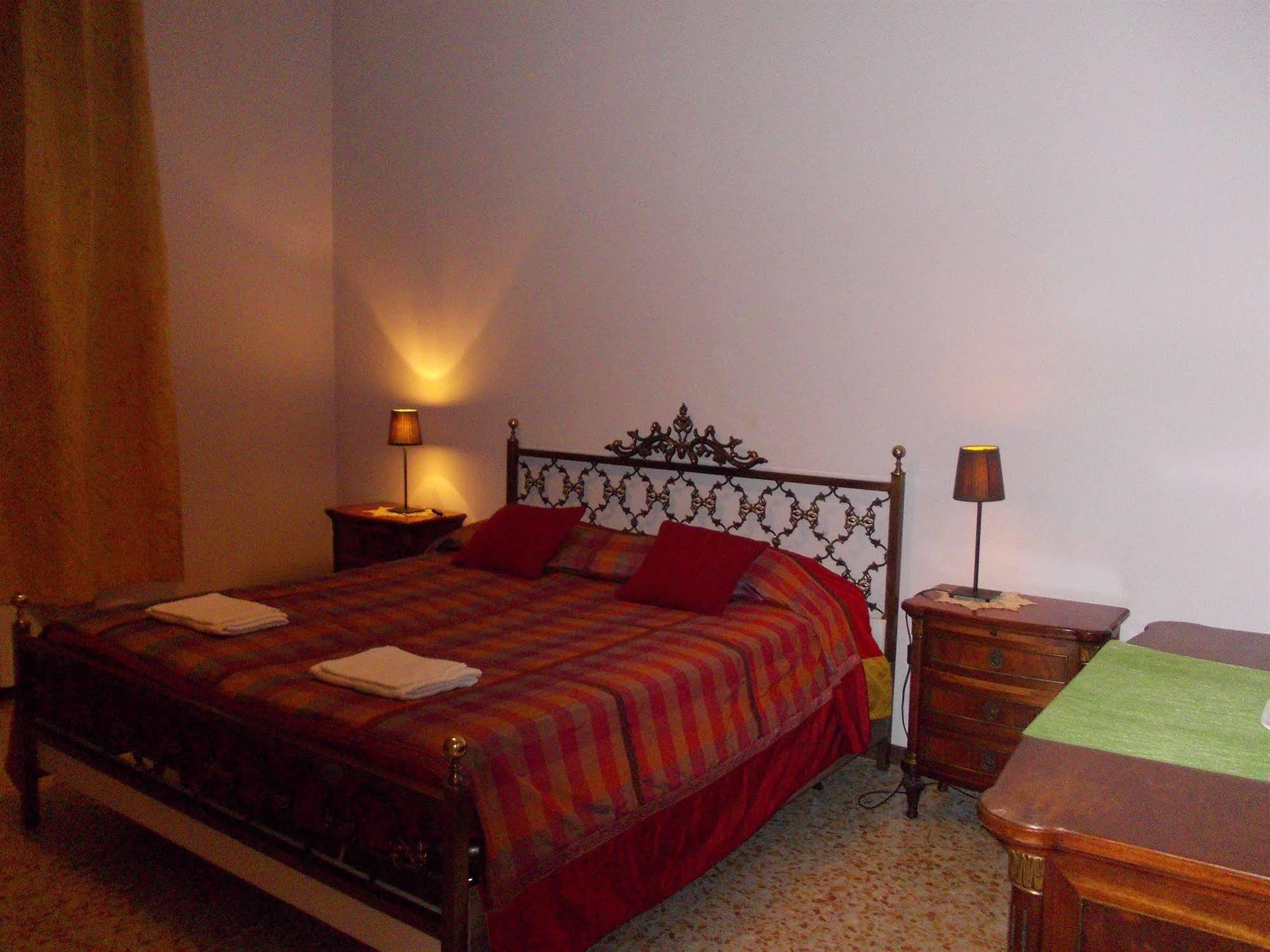 Big Brother Bed & Rooms Treviso Exterior foto