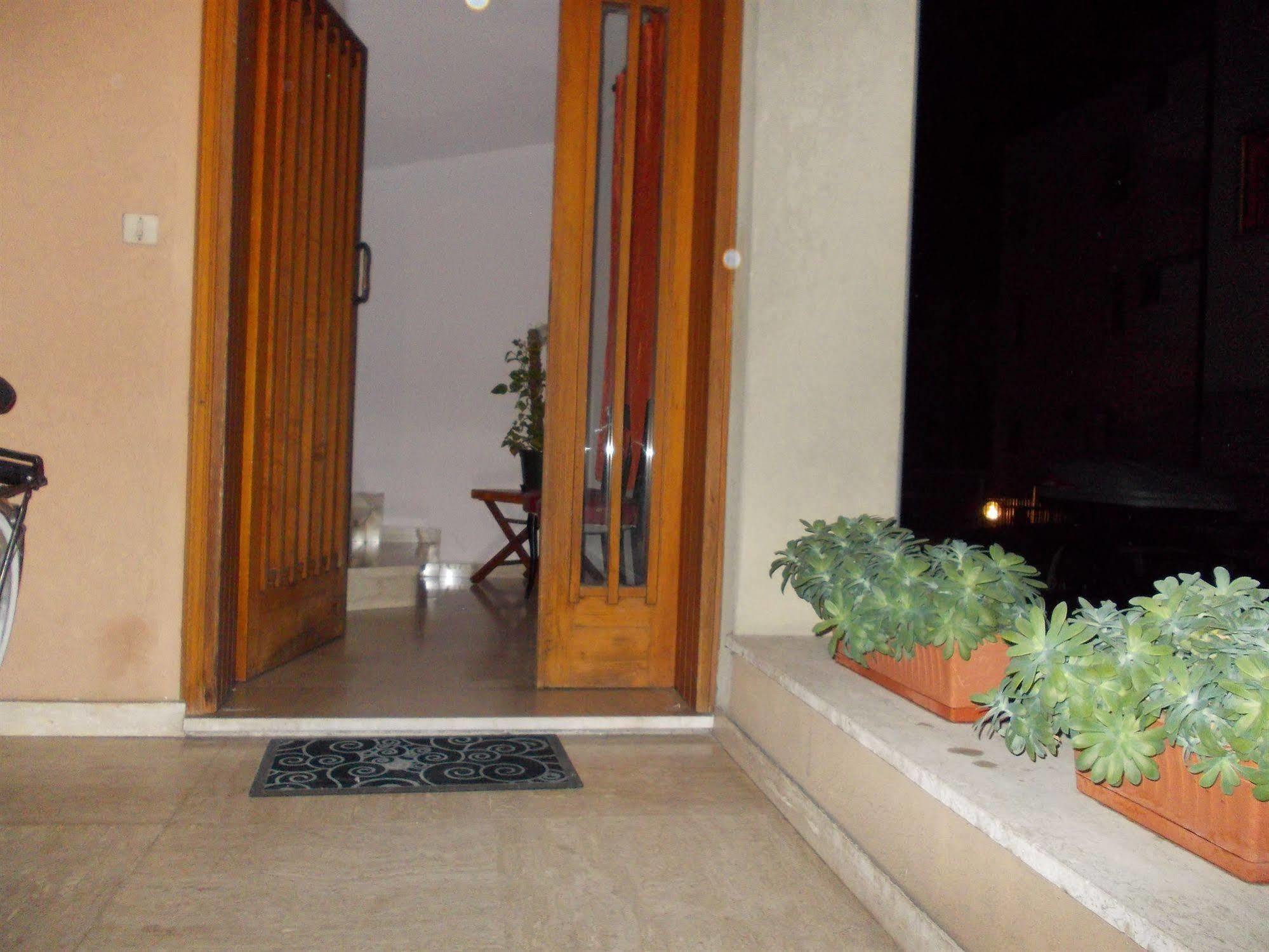Big Brother Bed & Rooms Treviso Exterior foto