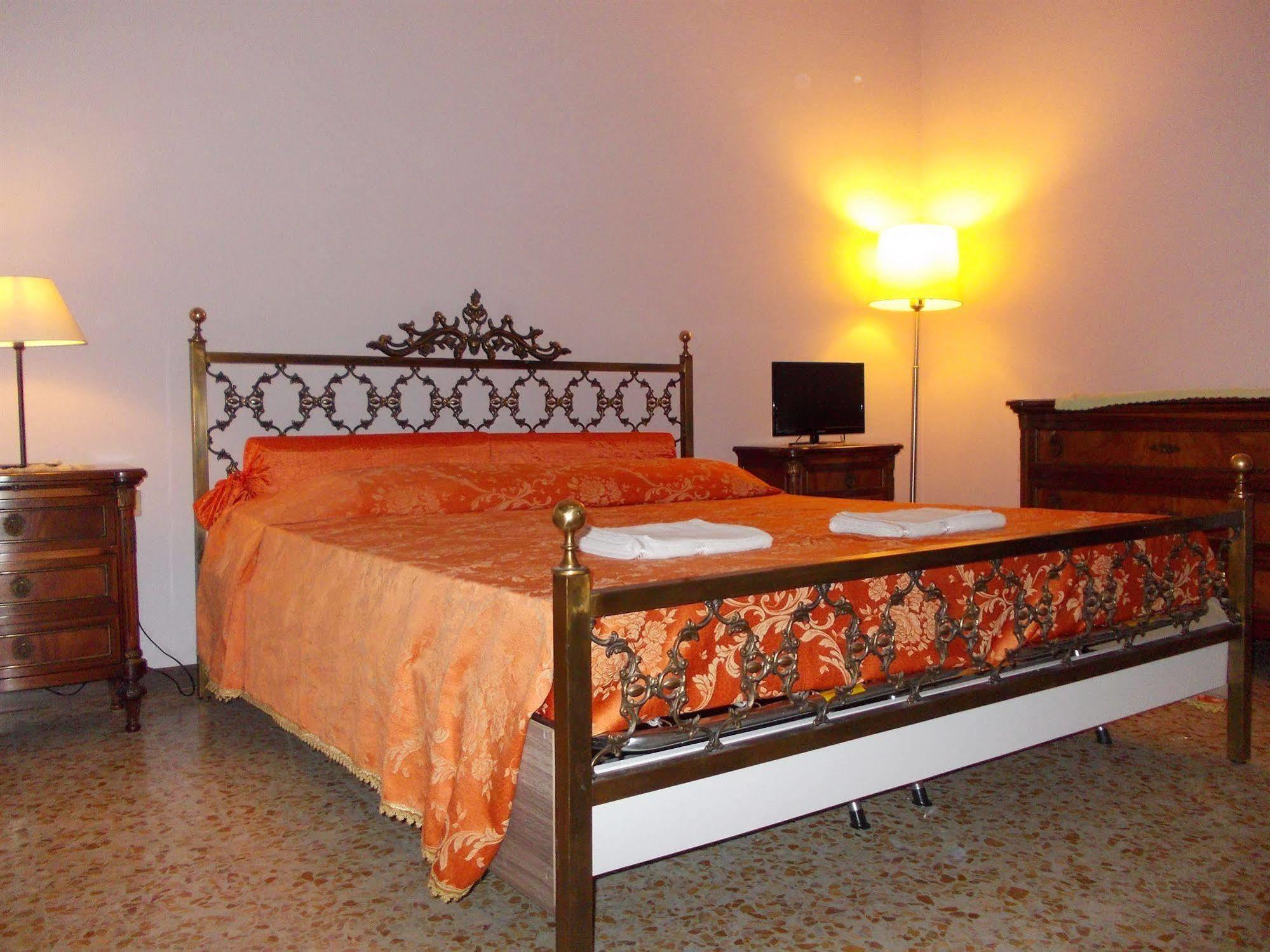 Big Brother Bed & Rooms Treviso Exterior foto