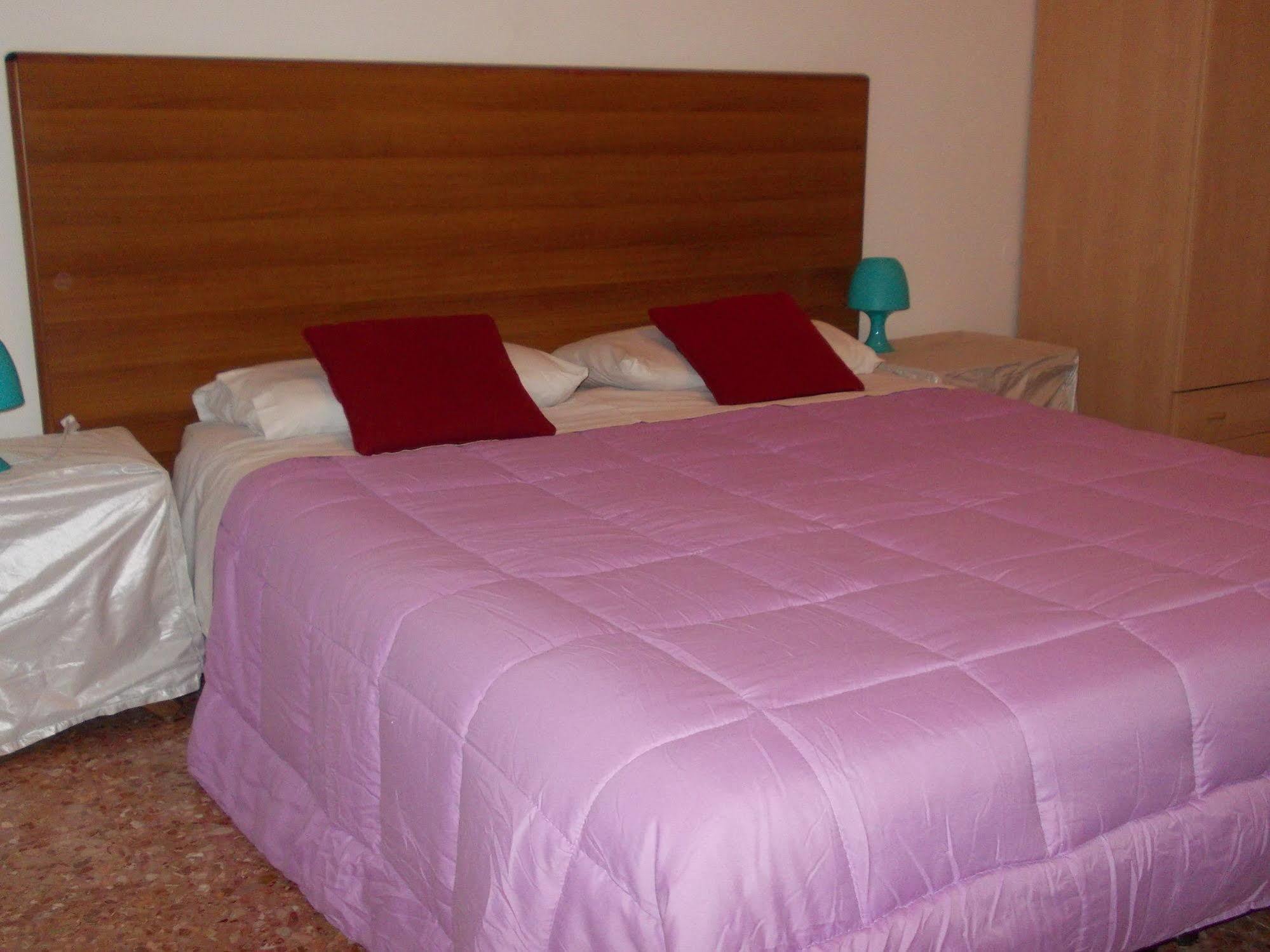 Big Brother Bed & Rooms Treviso Exterior foto